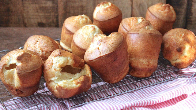 Popovers with Garlic Herbs Cheese