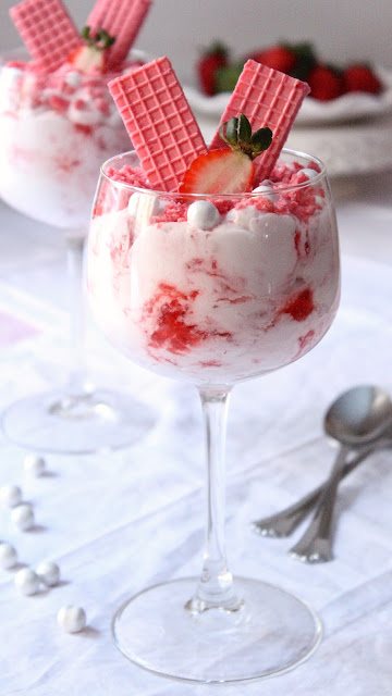 Strawberry Fool - Easy Recipe | In Good Flavor