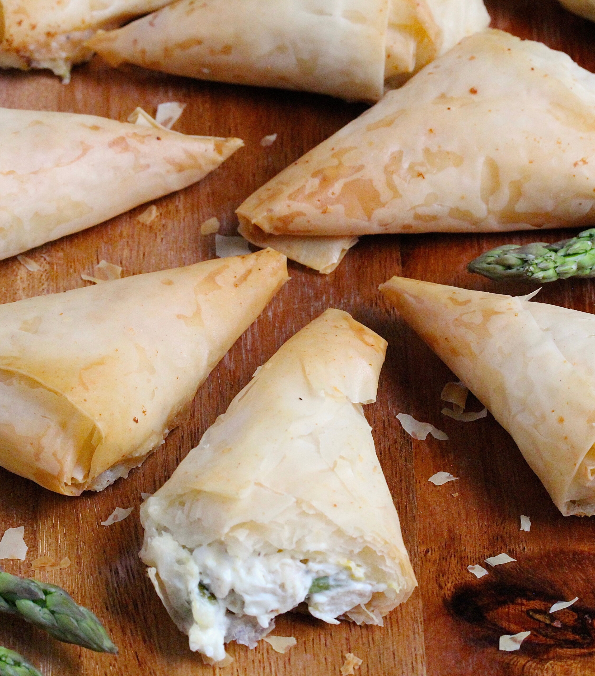 Lemony Chicken Asparagus Phyllo Puffs