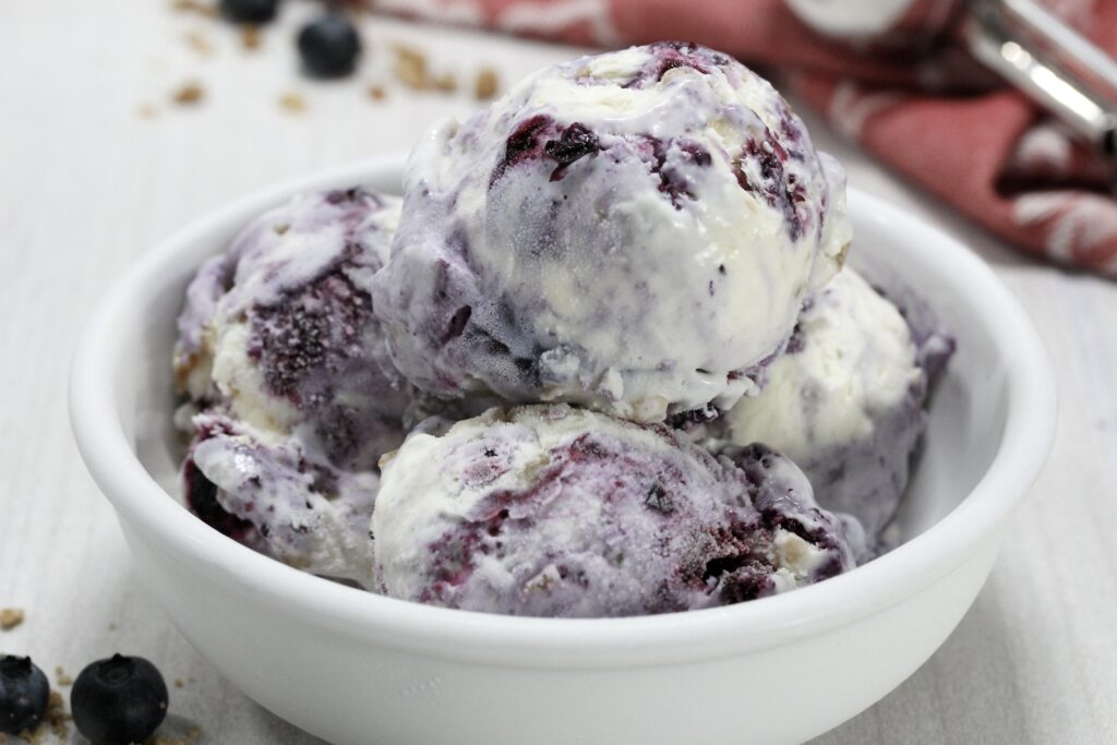 No Churn Blueberry Crumble Ice Cream