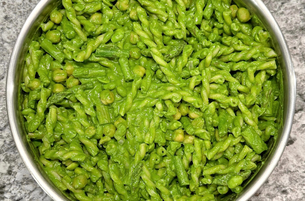 Pasta with Green Sauce 