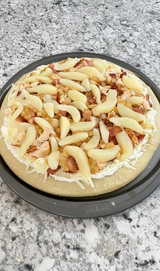 Chicken Bacon and Pear Pizza